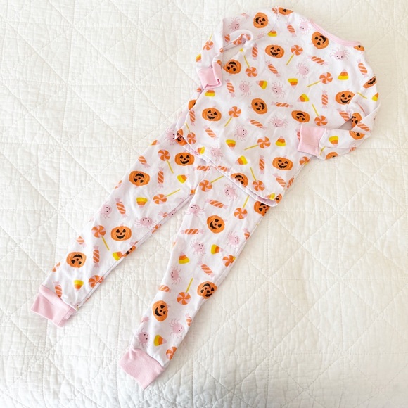 PJ's & Pumpkins Kids Pajama Set Pumpkins and Candy 4 *Runs Small - Picture 5 of 5